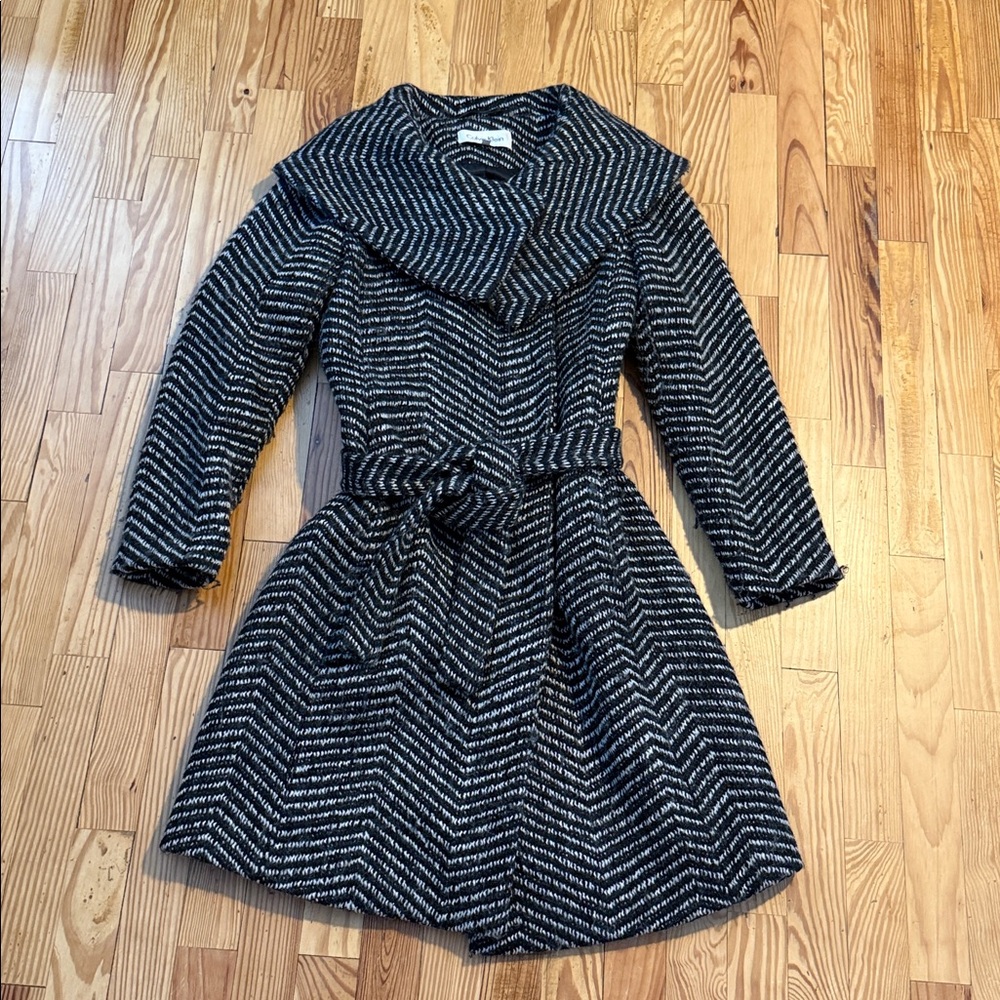 Calvin Klein wool coat oversized collar classic and cool!